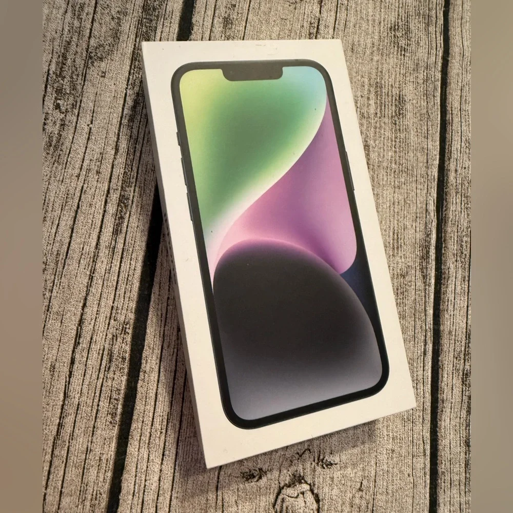 Apple iPhone 14 box